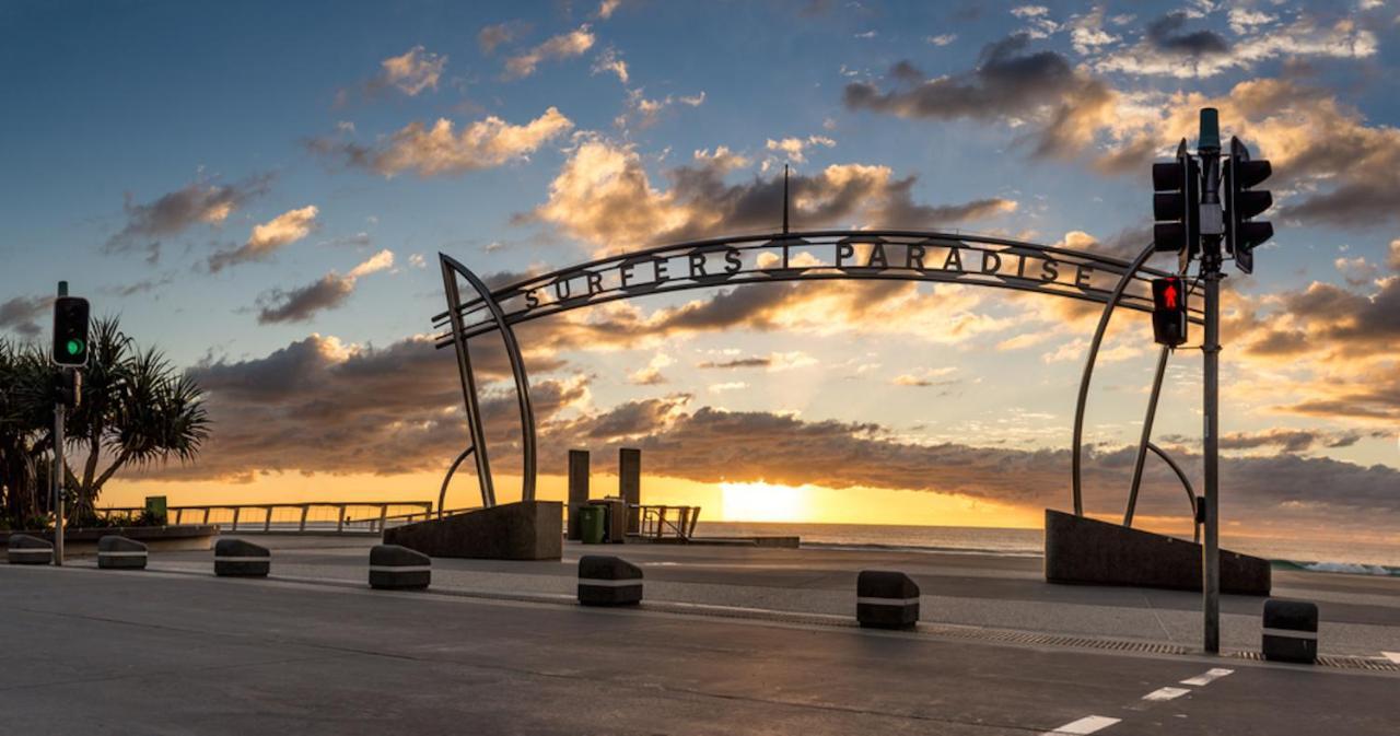 Holiday Holiday Crown Towers Gold Coast Exterior foto